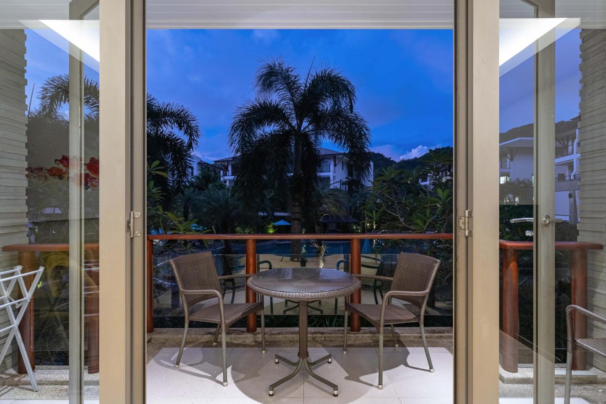Beachfront Luxury 2 Bdr Apartment By Indreams, Naithon Beach Exterior photo
